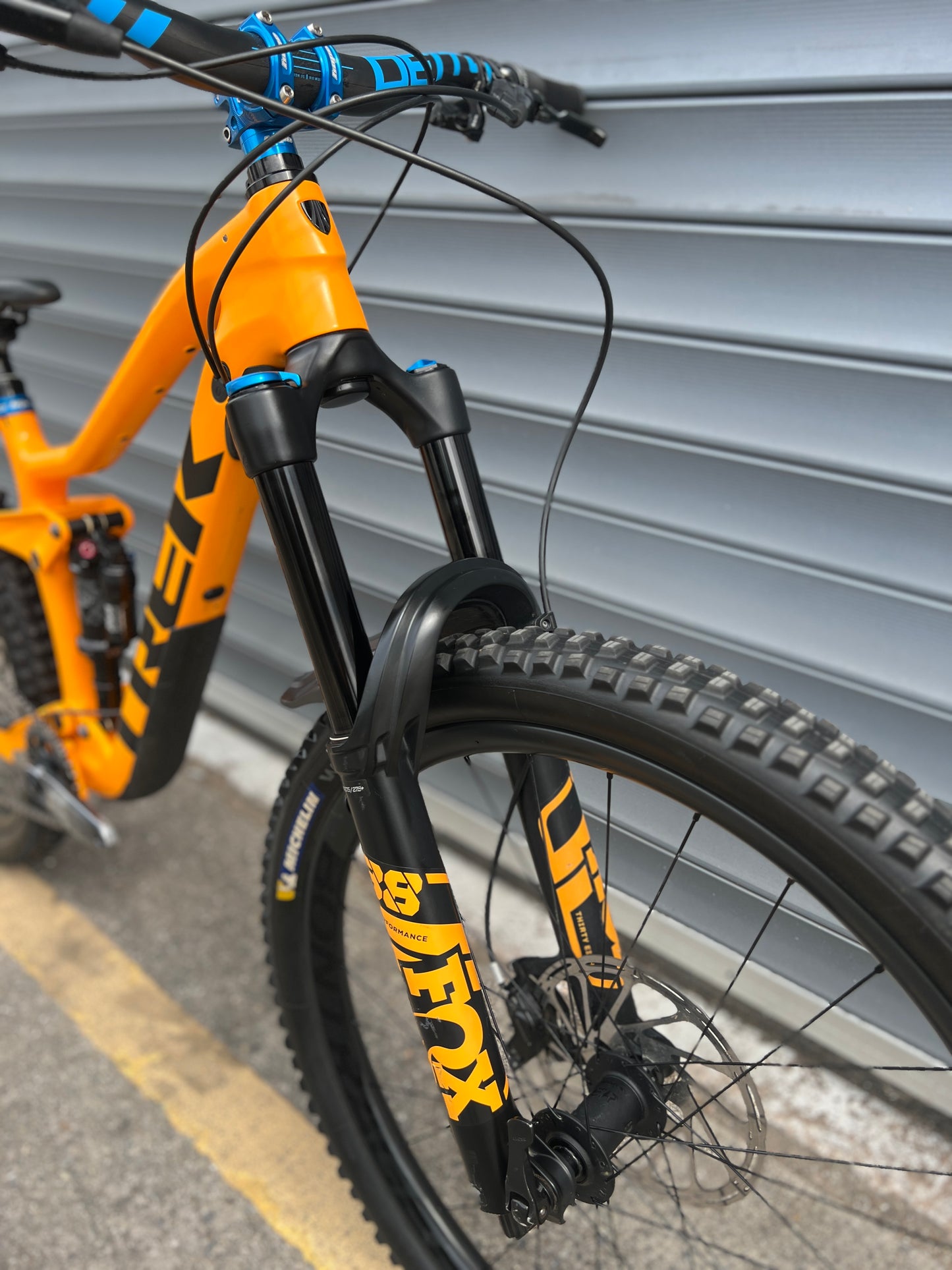 2022 TREK REMEDY 9.8 CARBON | RRP £5850