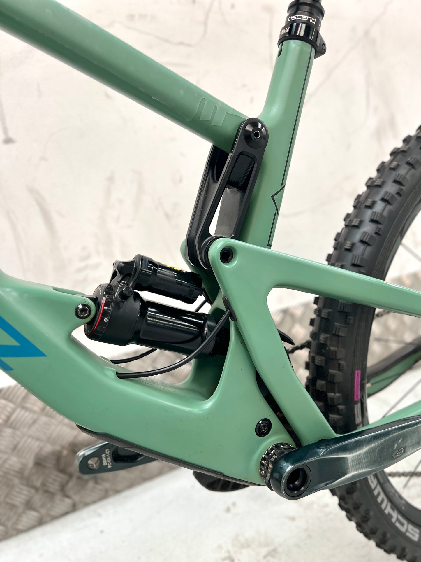 2022 SANTA CRUZ BRONSON C | RRP £7000