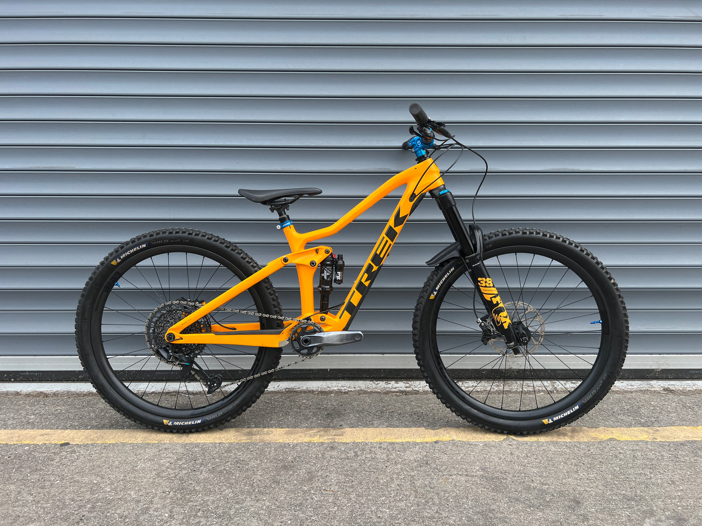 2022 TREK REMEDY 9.8 CARBON | RRP £5850