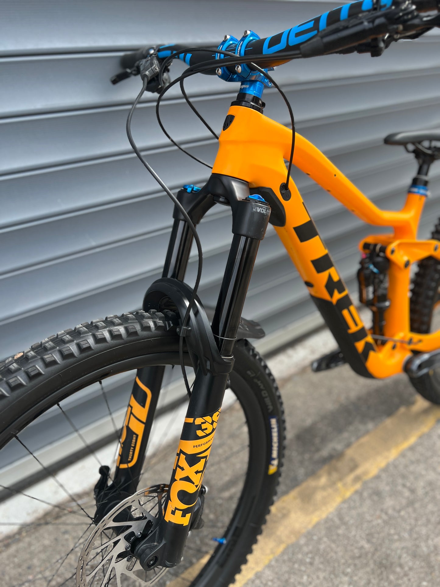 2022 TREK REMEDY 9.8 CARBON | RRP £5850