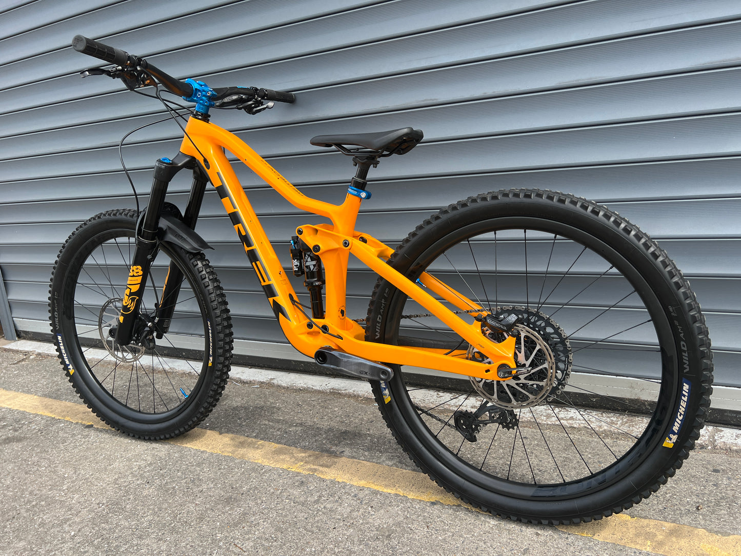 2022 TREK REMEDY 9.8 CARBON | RRP £5850