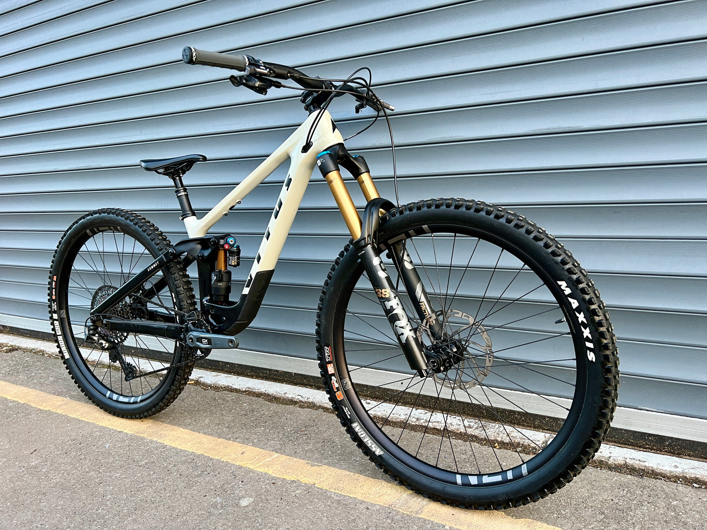 2024 VITUS SOMMET CRX 290 | RRP £4600
