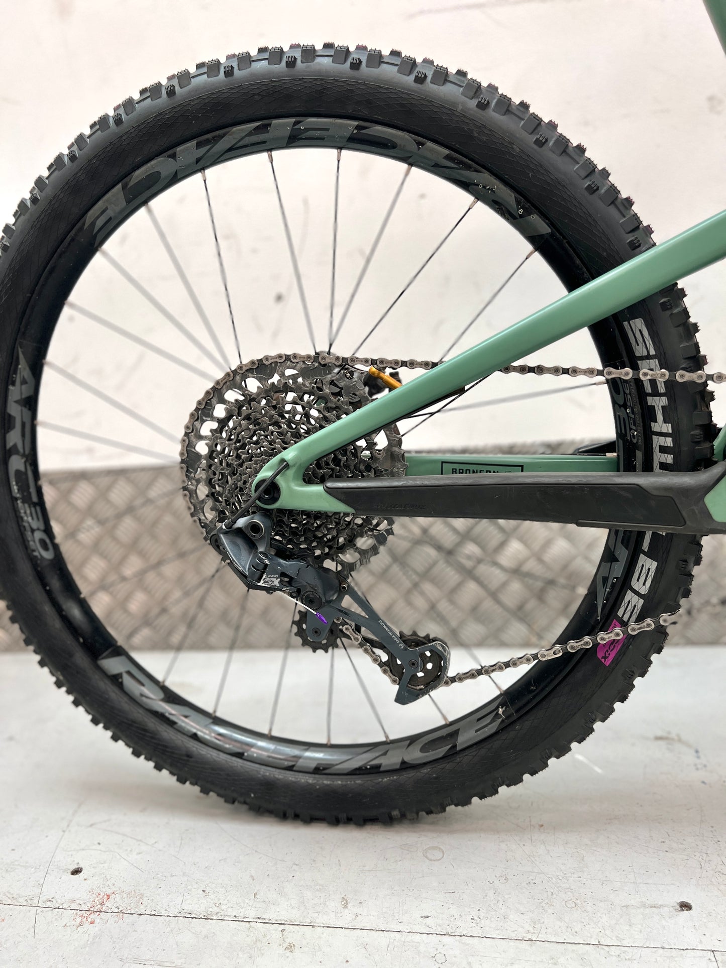 2022 SANTA CRUZ BRONSON C | RRP £7000