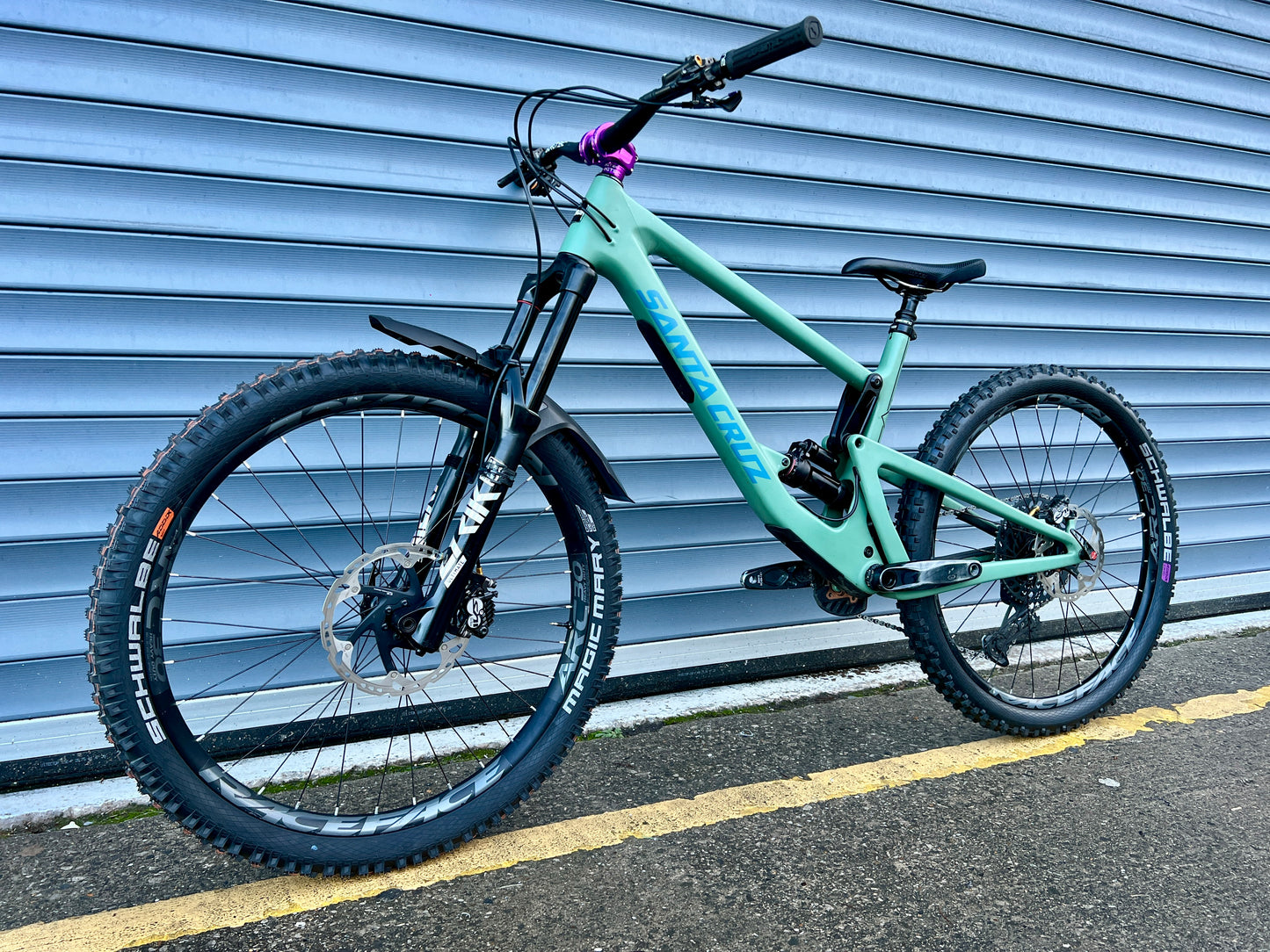 2022 SANTA CRUZ BRONSON C | RRP £7000