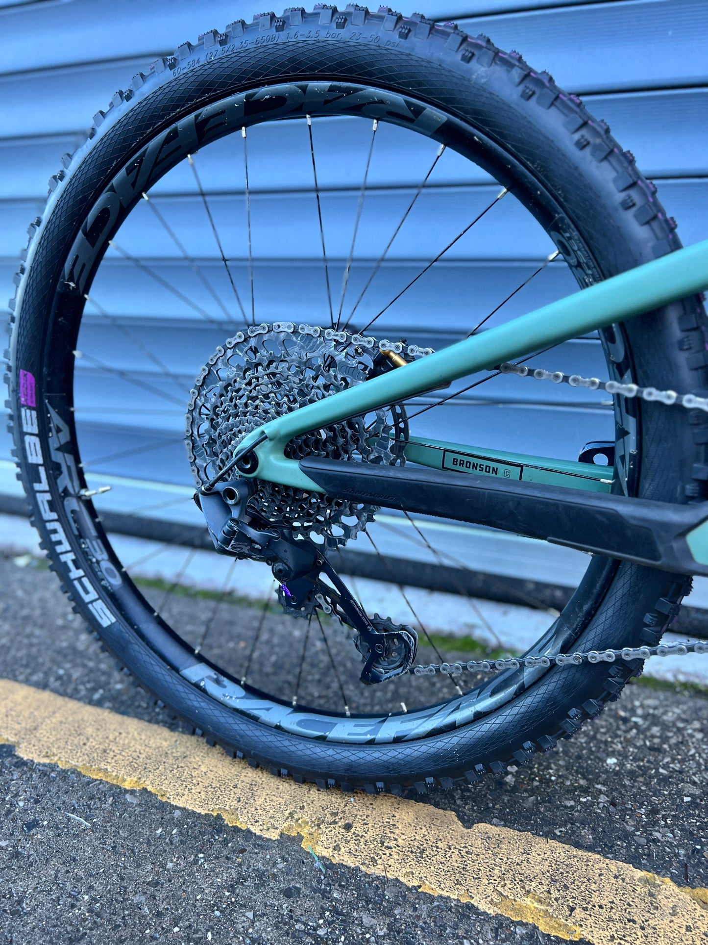 2022 SANTA CRUZ BRONSON C | RRP £7000