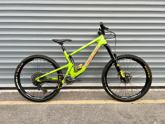 2022 SANTA CRUZ NOMAD CC V5 | RRP £8000