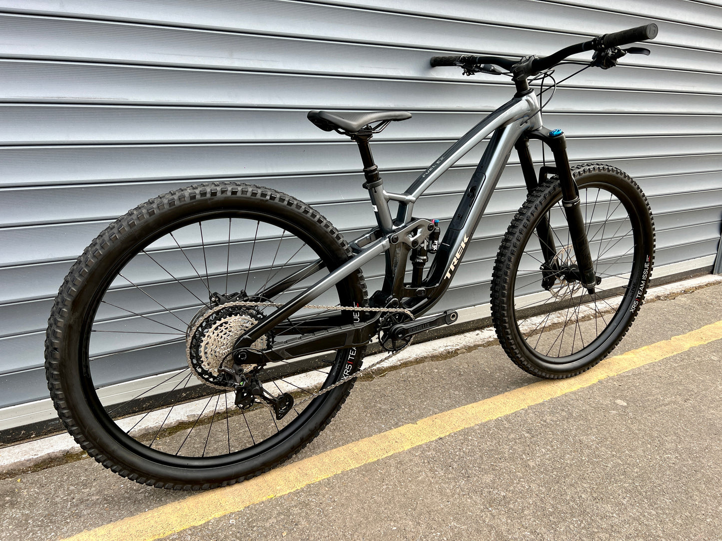 2024 TREK FUEL EX 8 - GEN 6 | RRP £3700