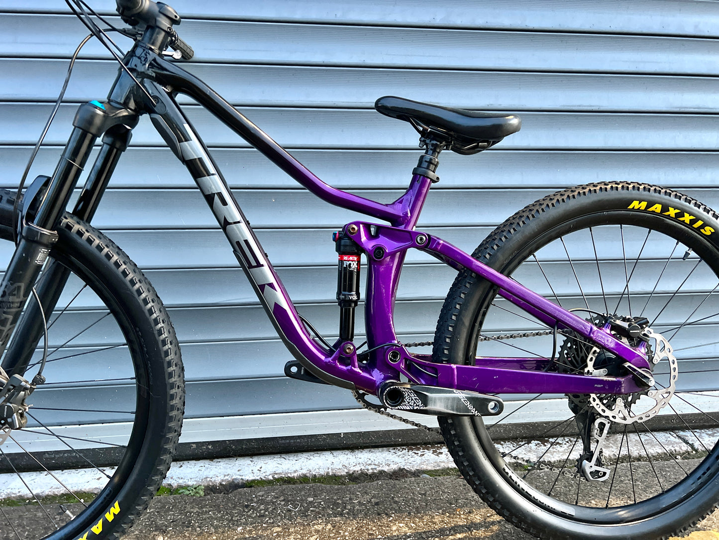 2022 TREK FUEL EX8 GEN 5 | RRP £3250