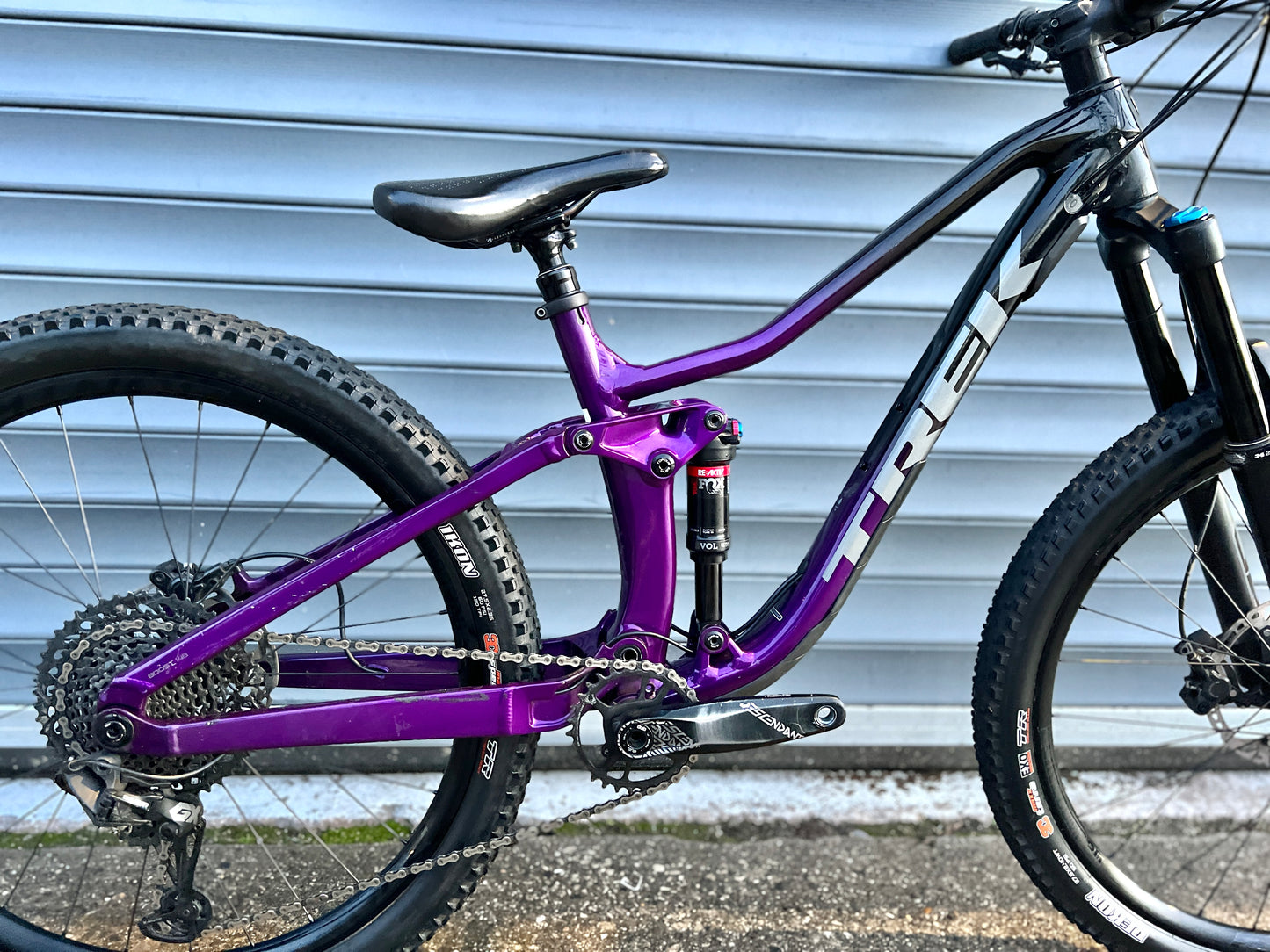 2022 TREK FUEL EX8 GEN 5 | RRP £3250