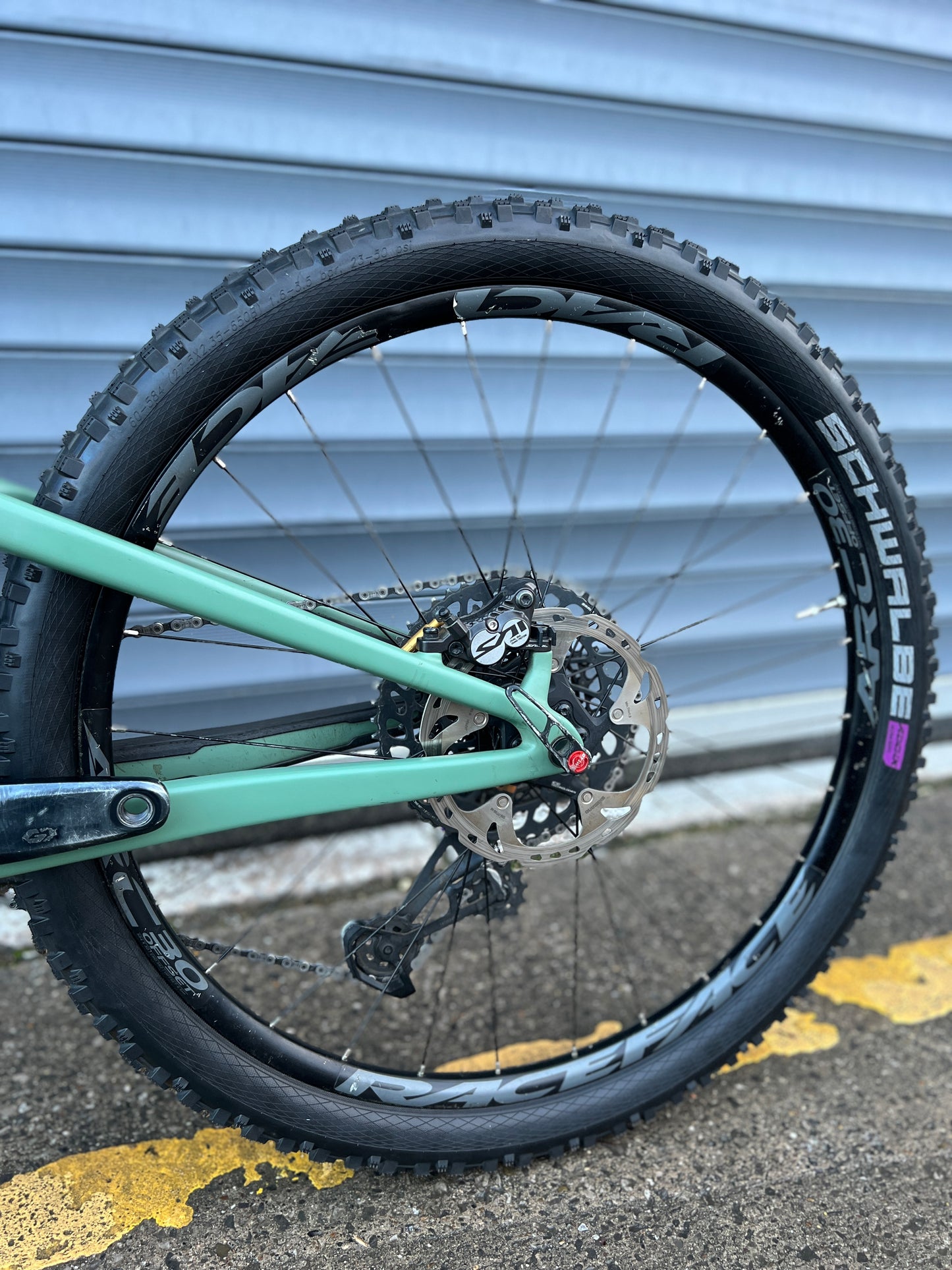 2022 SANTA CRUZ BRONSON C | RRP £7000