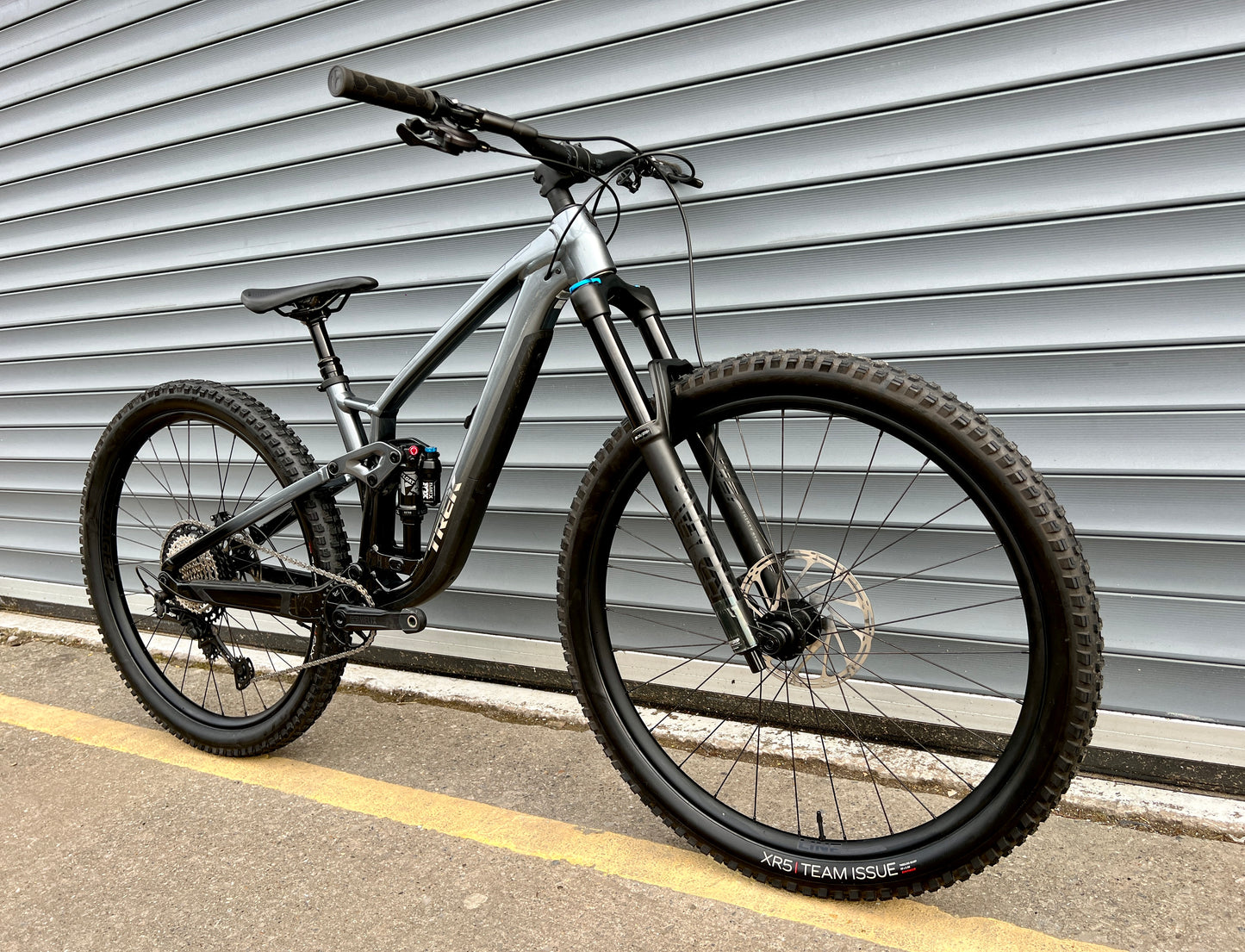 2024 TREK FUEL EX 8 - GEN 6 | RRP £3700