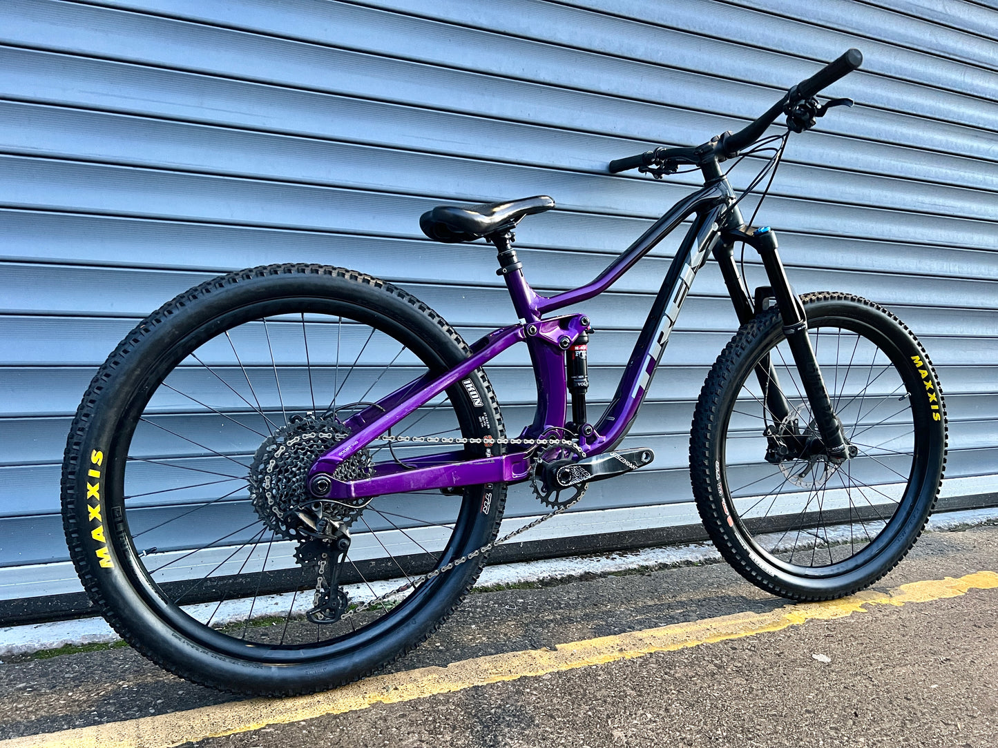 2022 TREK FUEL EX8 GEN 5 | RRP £3250