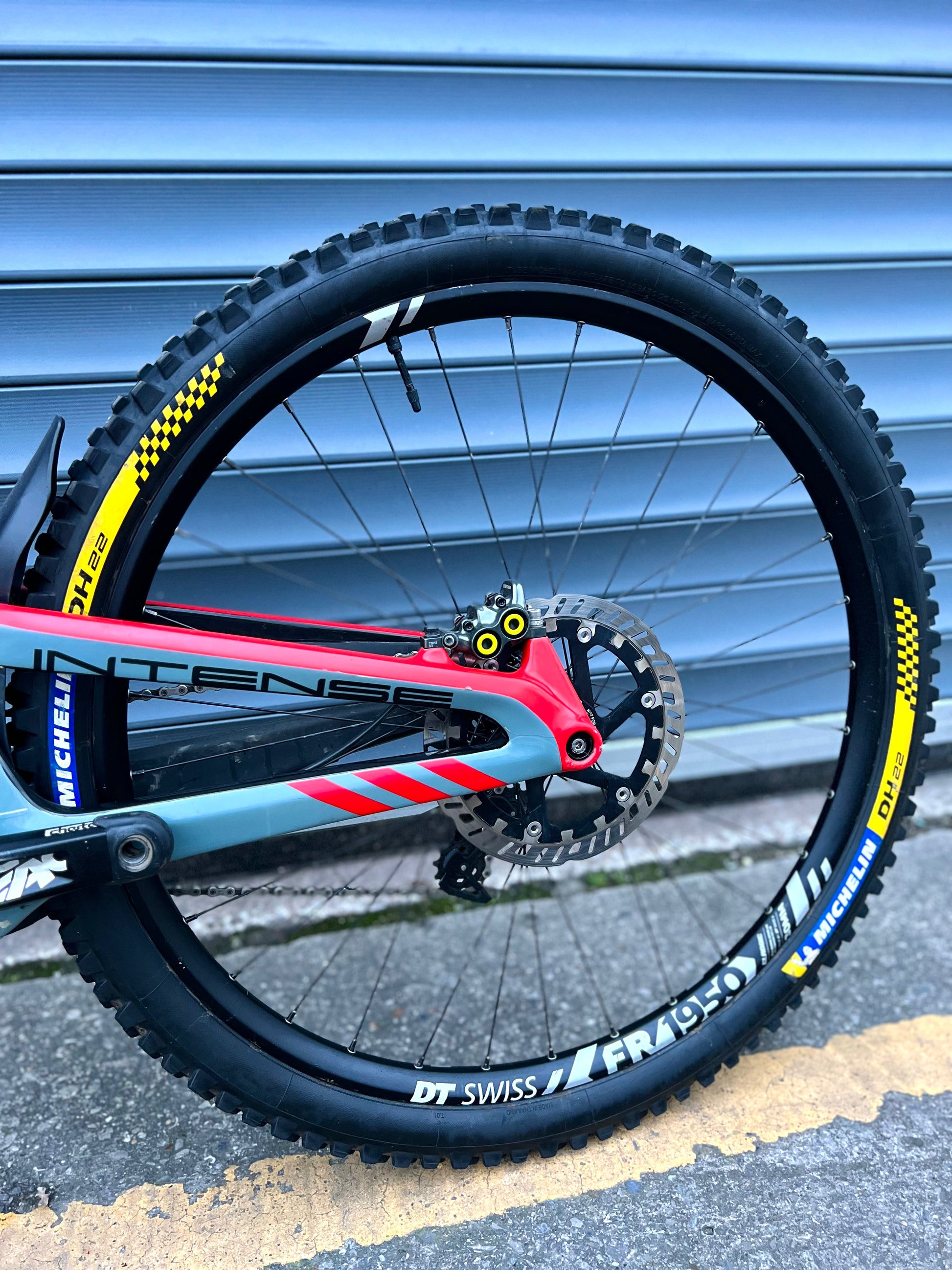 Bicycle sale under 8000