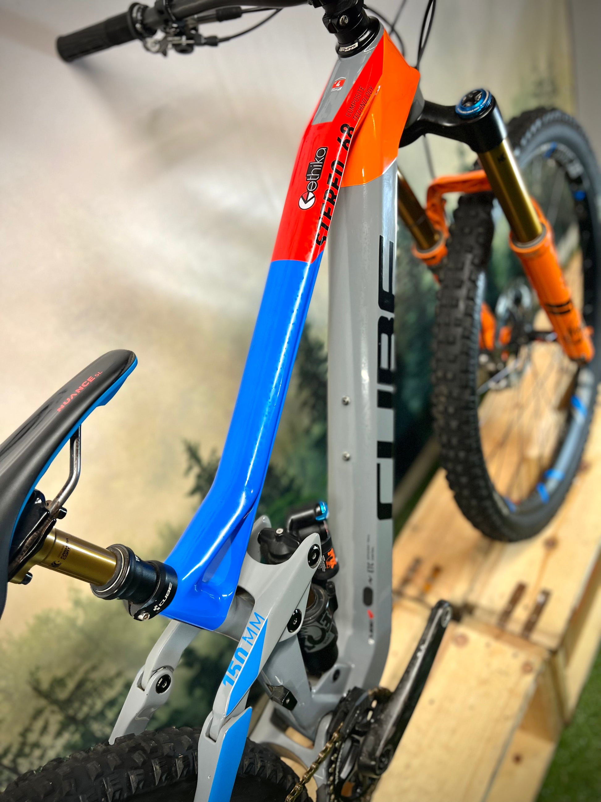 Cube stereo hybrid action top team 2019