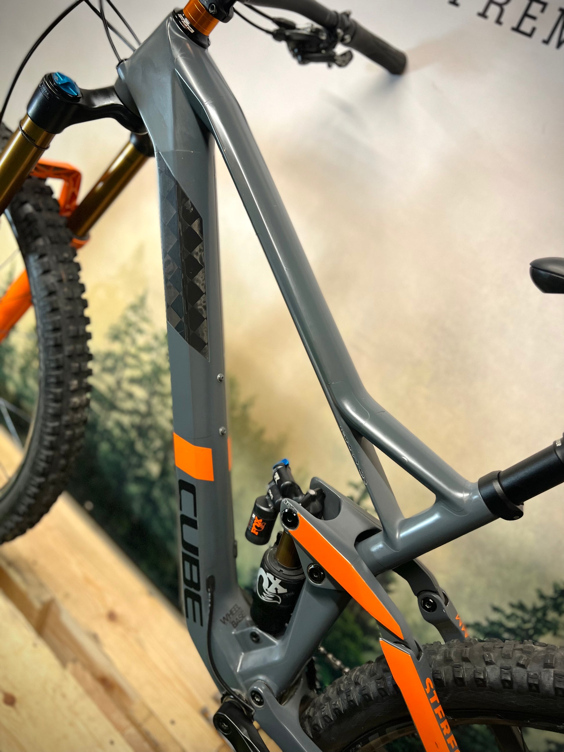Cube stereo top 150 frame